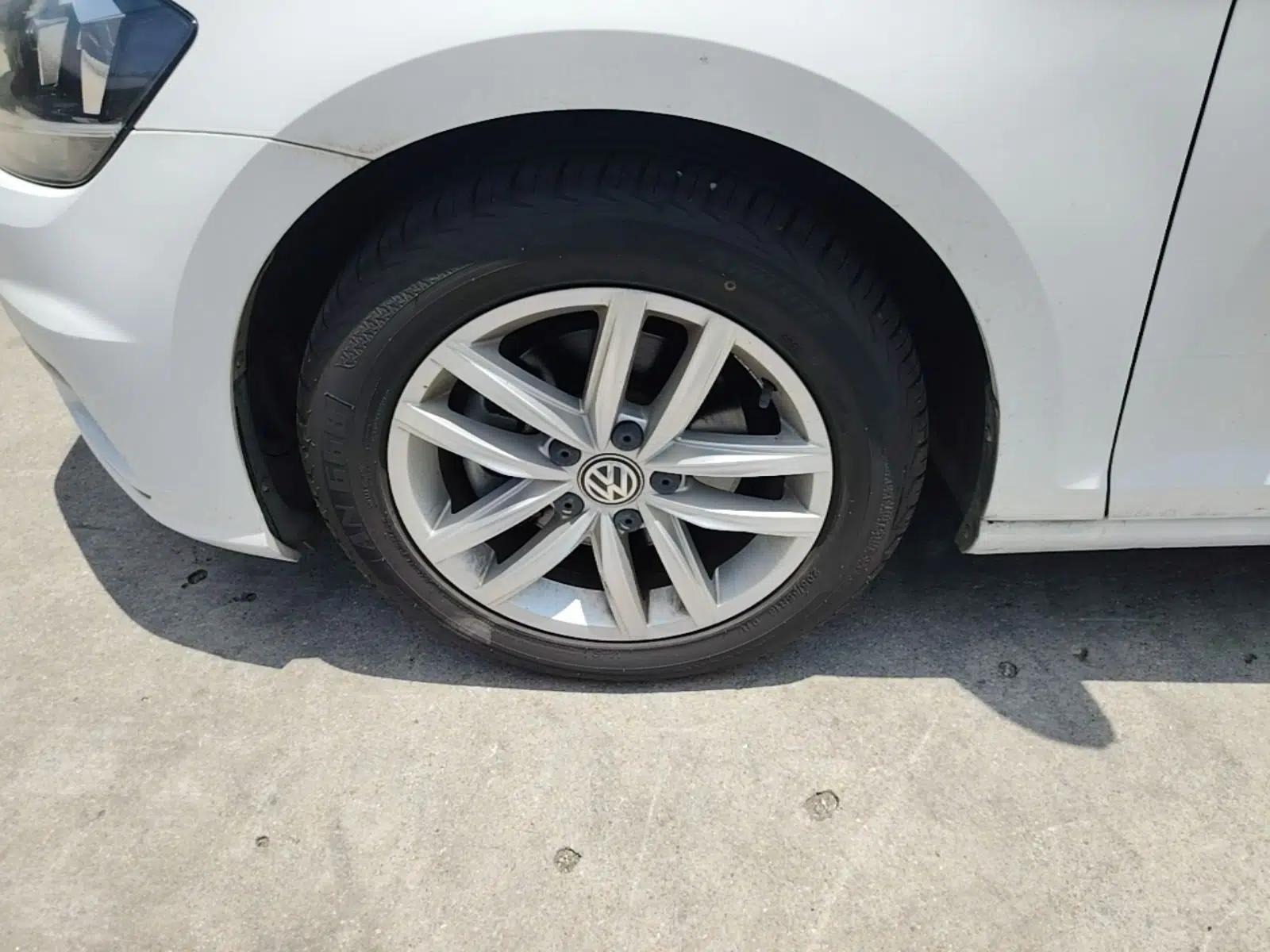 Volkswagen Golf 2018 1.6L Automatic Comfort Model — миниатюра 10
