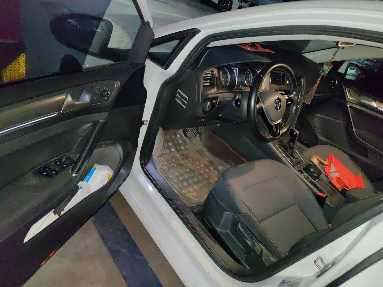 Volkswagen Golf 2016 230TSI Automatic Comfort Version — миниатюра 16