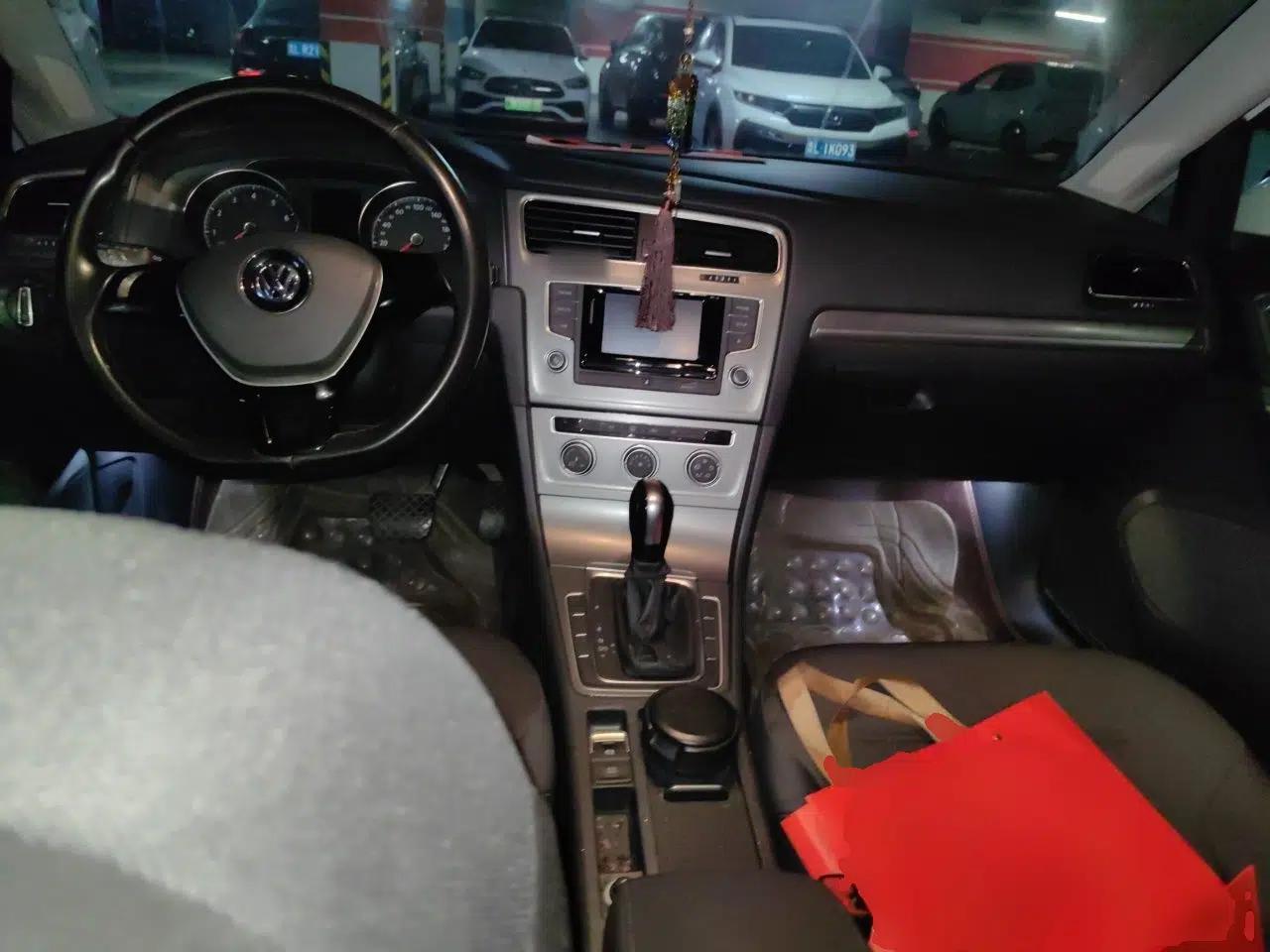 Volkswagen Golf 2016 230TSI Automatic Comfort Version — миниатюра 9