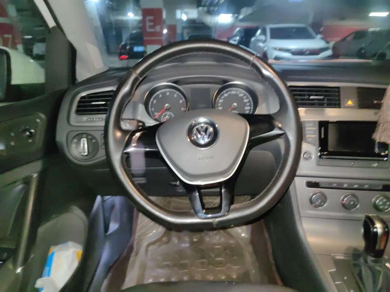 Volkswagen Golf 2016 230TSI Automatic Comfort Version — миниатюра 10