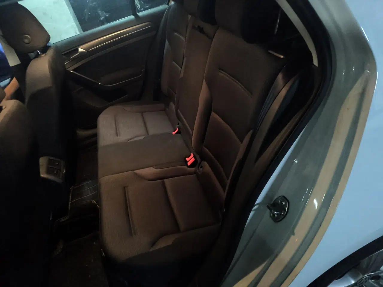 Volkswagen Golf 2016 230TSI Automatic Comfort Version — миниатюра 17