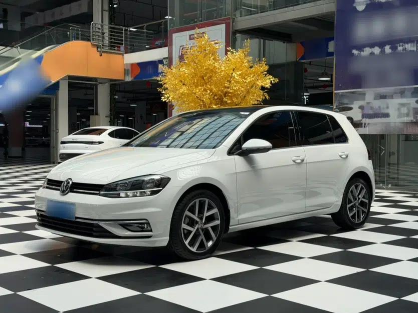 Volkswagen Golf 2020 Zhiai Edition 280TSI DSG Luxury Model — миниатюра 1