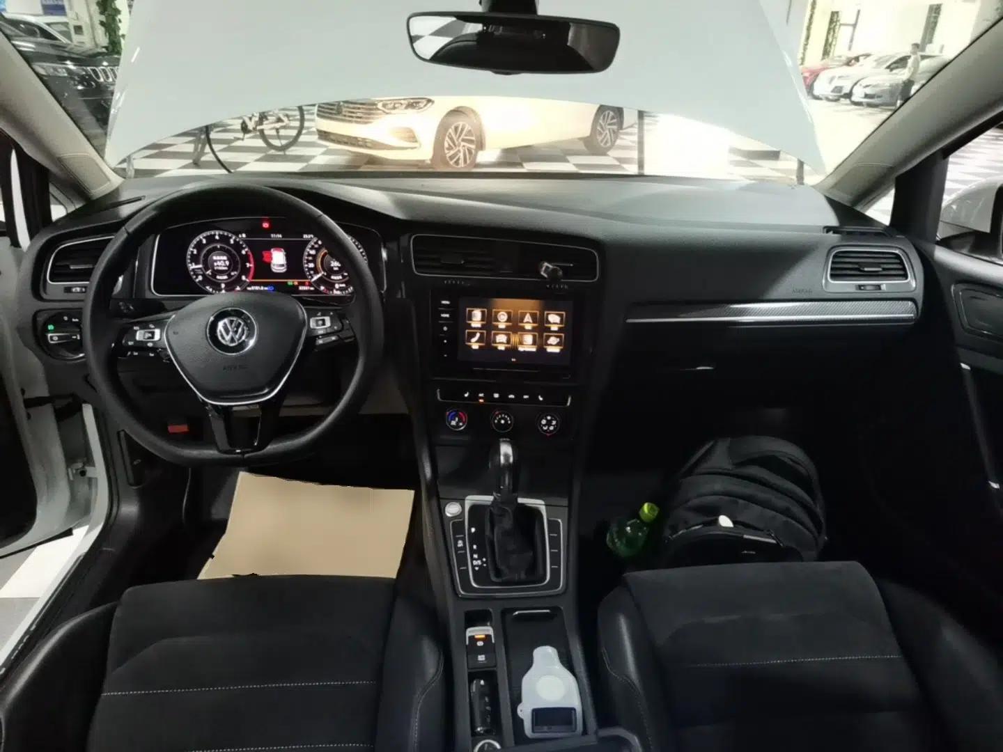 Volkswagen Golf 2020 Zhiai Edition 280TSI DSG Luxury Model — миниатюра 20