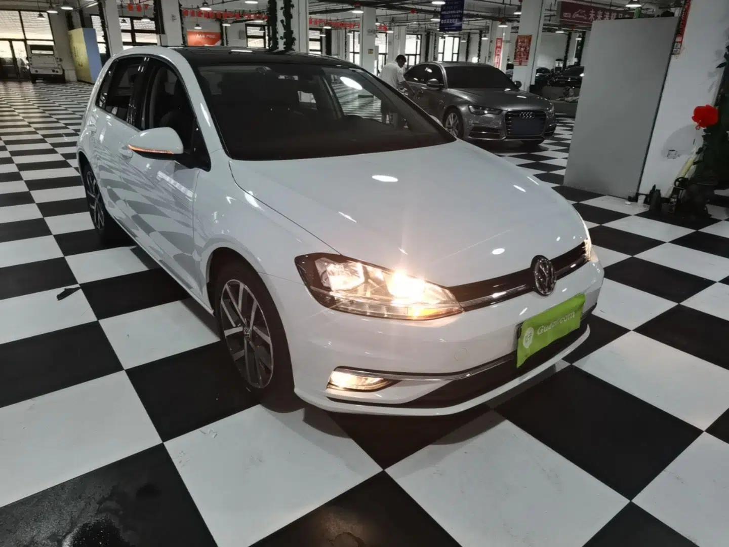 Volkswagen Golf 2020 Zhiai Edition 280TSI DSG Luxury Model — миниатюра 3