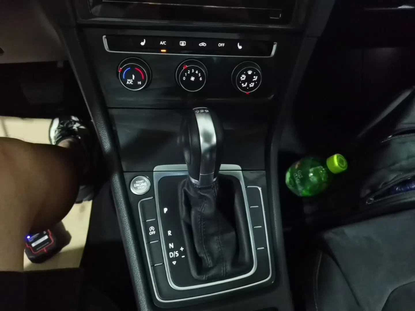 Volkswagen Golf 2020 Zhiai Edition 280TSI DSG Luxury Model — миниатюра 24