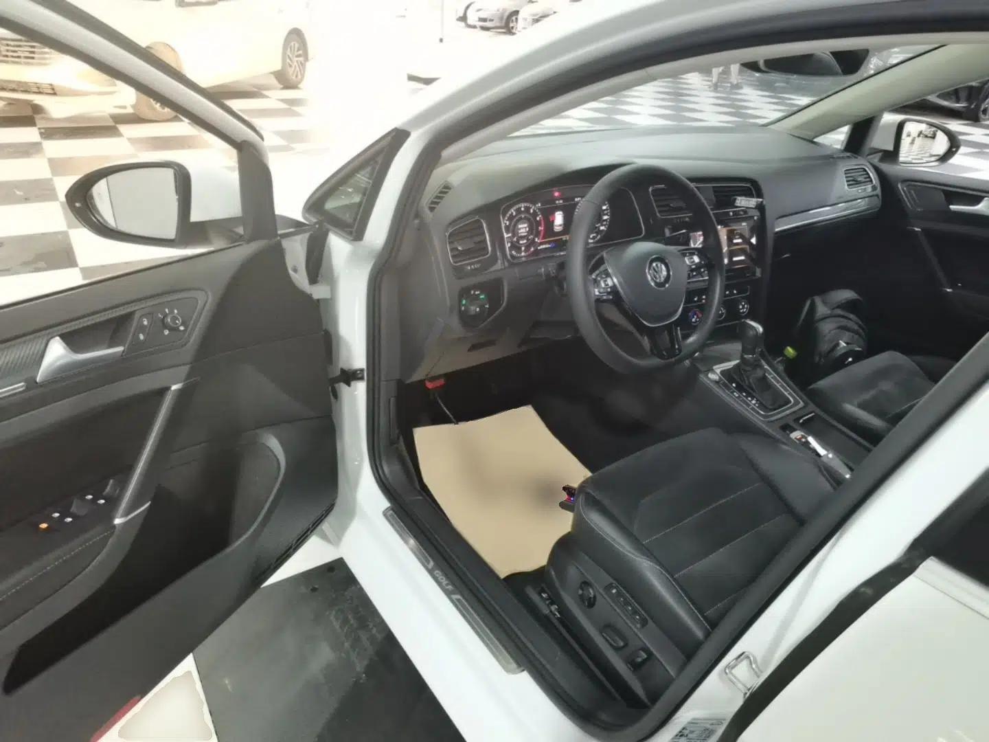 Volkswagen Golf 2020 Zhiai Edition 280TSI DSG Luxury Model — миниатюра 26