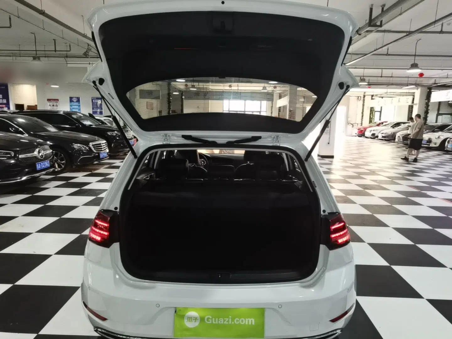 Volkswagen Golf 2020 Zhiai Edition 280TSI DSG Luxury Model — миниатюра 30