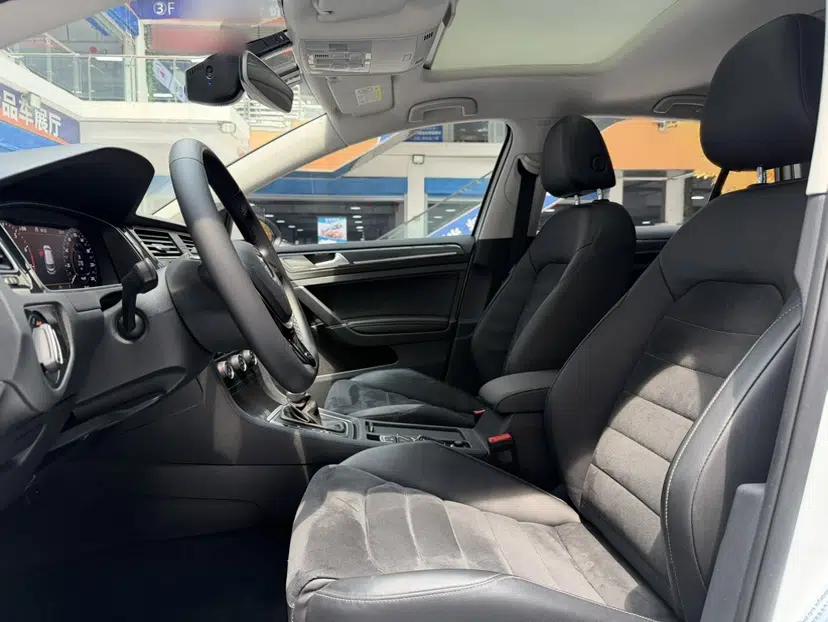 Volkswagen Golf 2020 Zhiai Edition 280TSI DSG Luxury Model — миниатюра 34