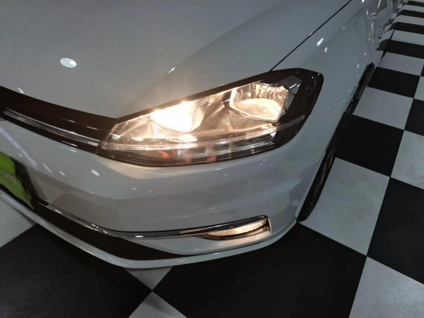 Volkswagen Golf 2020 Zhiai Edition 280TSI DSG Luxury Model — миниатюра 8