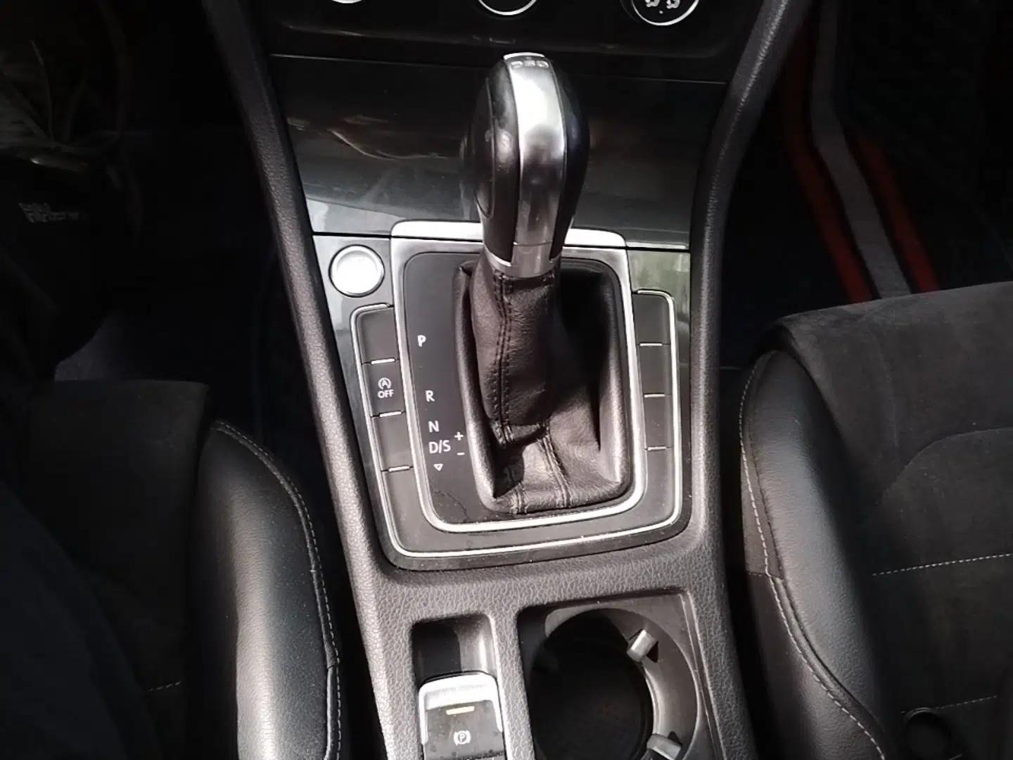 Volkswagen Golf 2020 280TSI DSG Luxury Edition — миниатюра 16