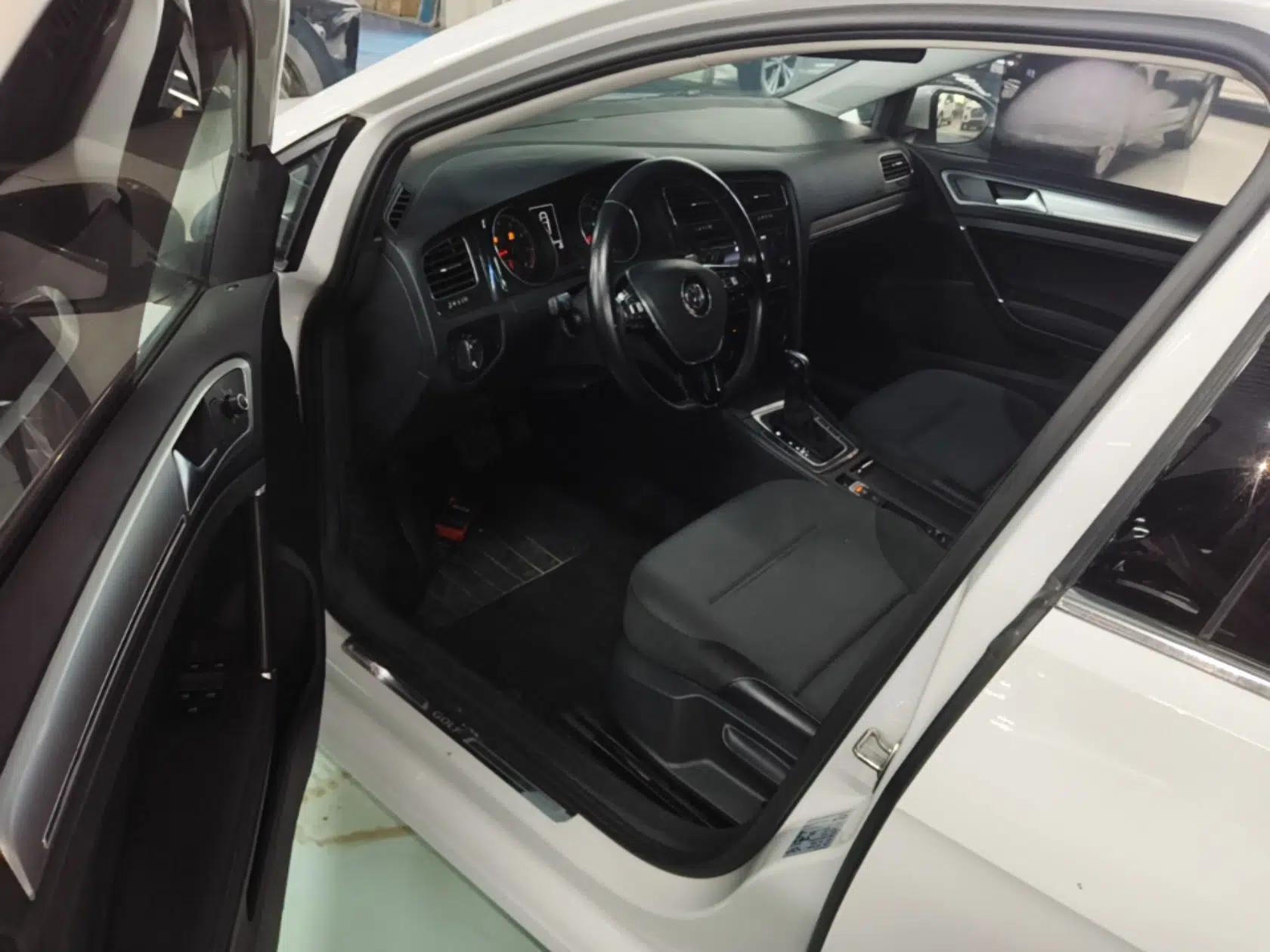 Volkswagen Golf 2018 230TSI Automatic Comfort Model — миниатюра 18