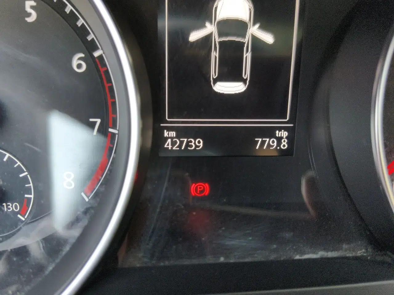 Volkswagen Golf 2017 280TSI Automatic R-Line Million-Vehicle Commemorative Edition — миниатюра 12