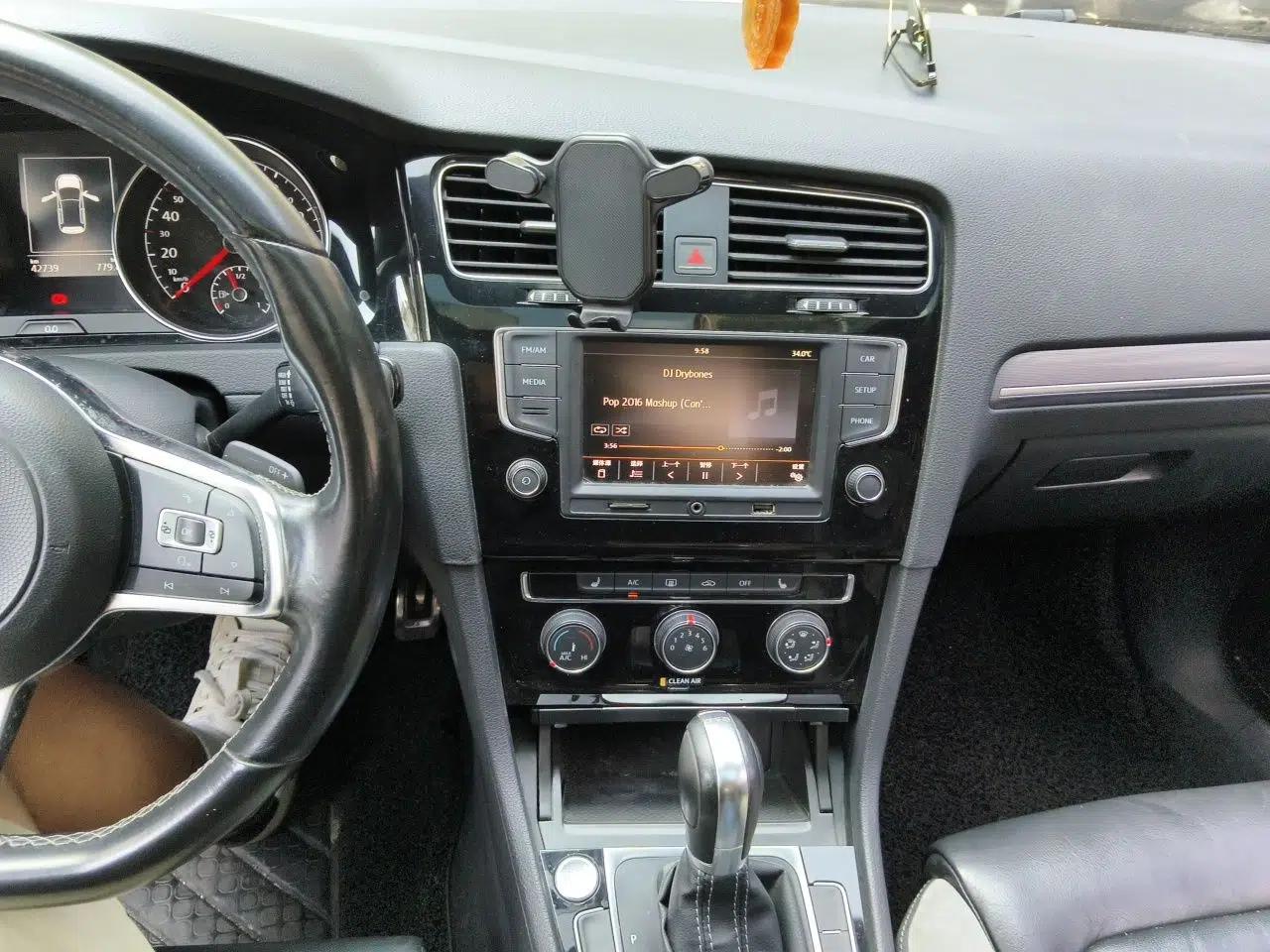 Volkswagen Golf 2017 280TSI Automatic R-Line Million-Vehicle Commemorative Edition — миниатюра 13