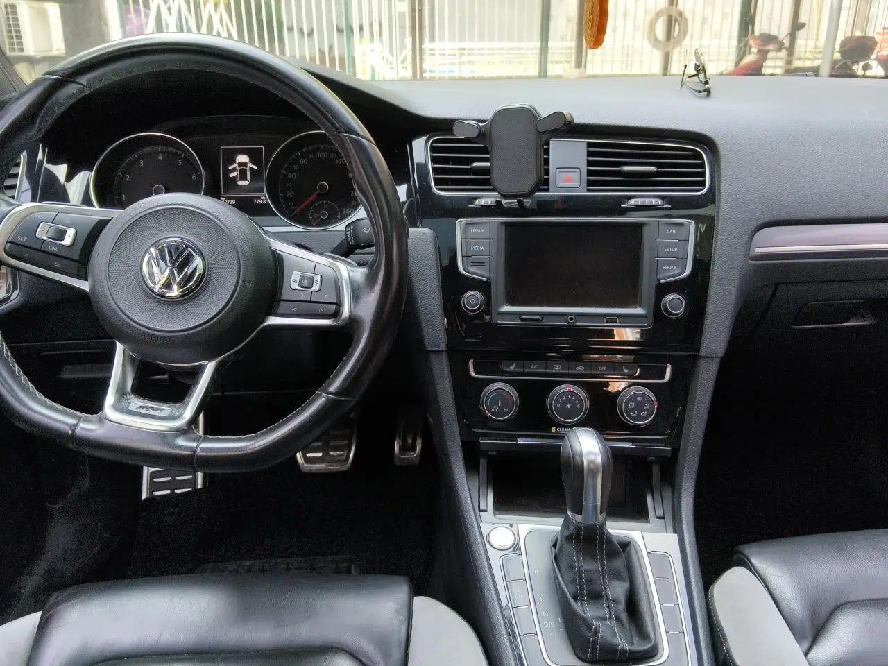 Volkswagen Golf 2017 280TSI Automatic R-Line Million-Vehicle Commemorative Edition — миниатюра 9