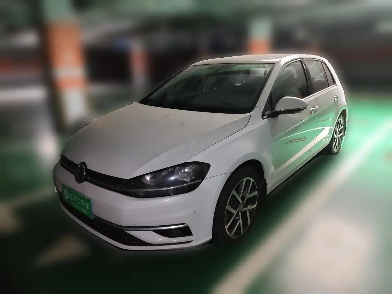 Volkswagen Golf 2018 230TSI Automatic Luxury Version — миниатюра 1