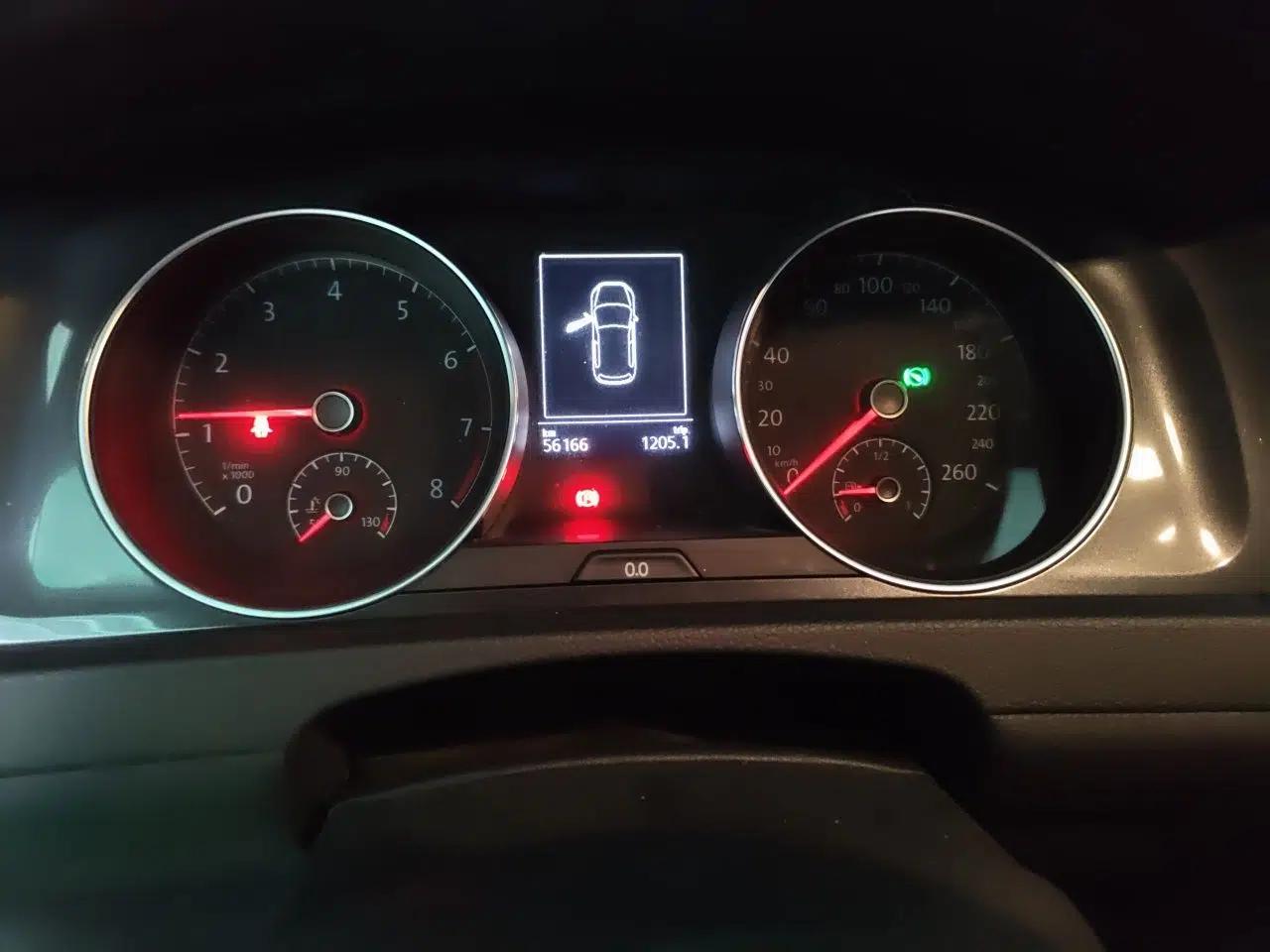 Volkswagen Golf 2018 230TSI Automatic Luxury Version — миниатюра 11