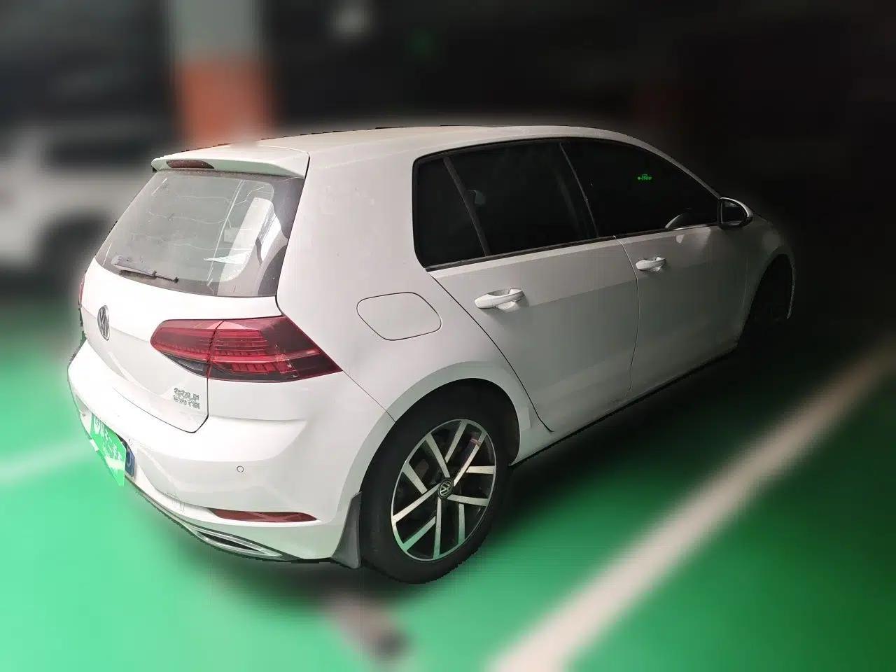 Volkswagen Golf 2018 230TSI Automatic Luxury Version — миниатюра 6