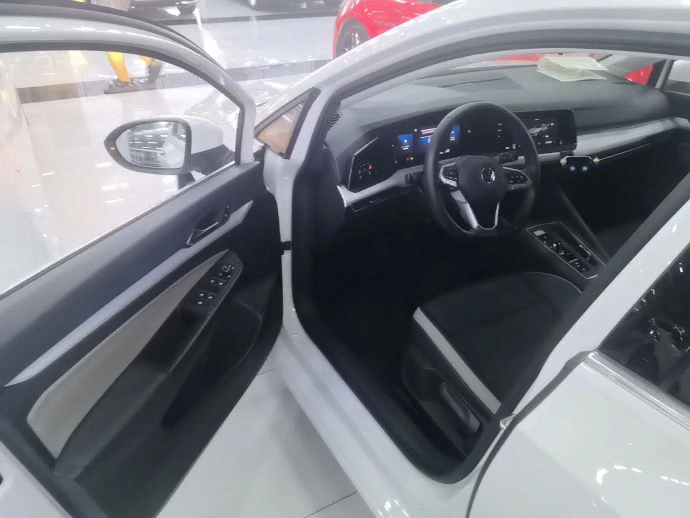 Volkswagen Golf 2021 200TSI DSG Pro — миниатюра 23