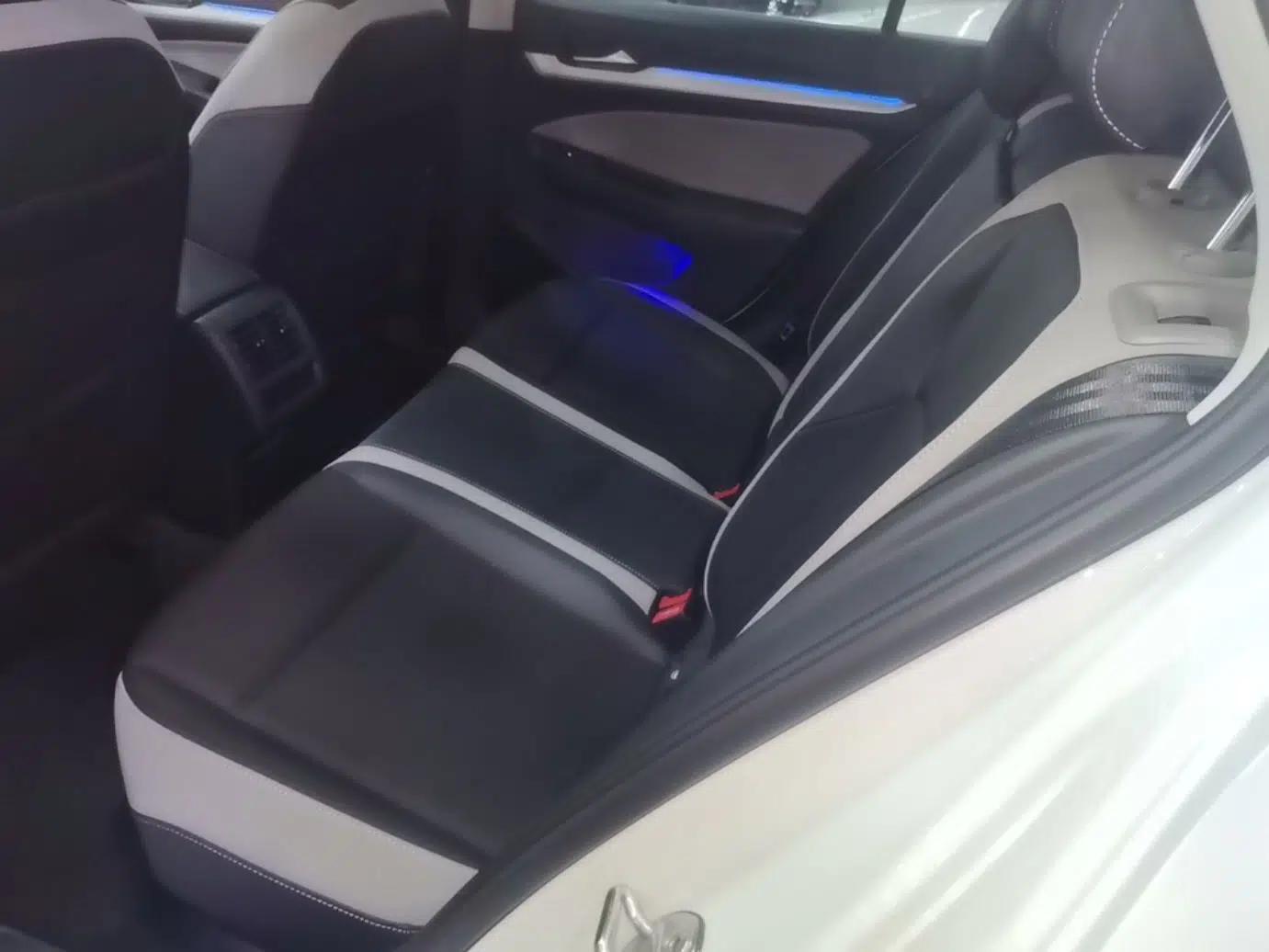 Volkswagen Golf 2021 200TSI DSG Pro — миниатюра 25