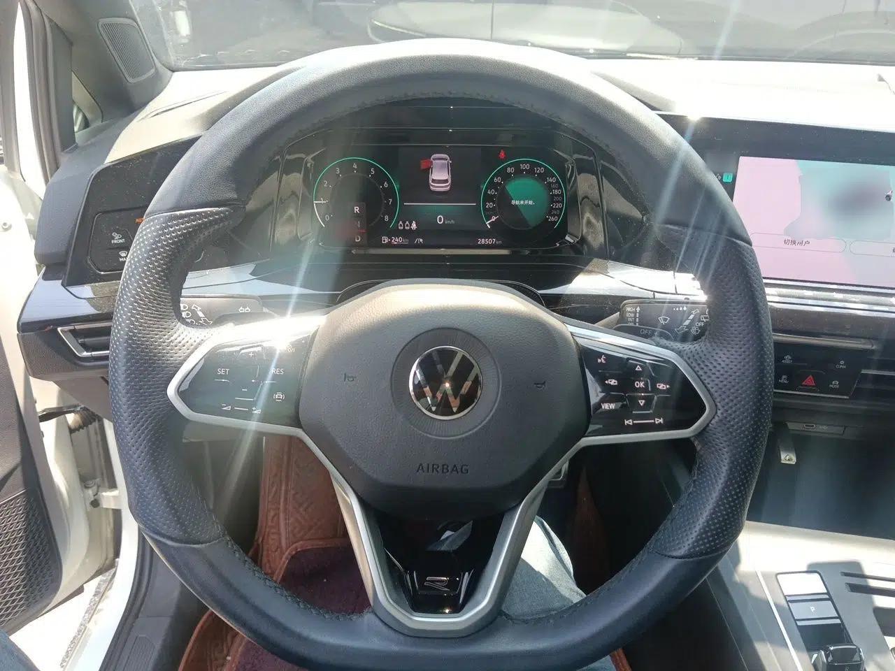 Volkswagen Golf 2023 280TSI DSG R-Line Lite — миниатюра 10