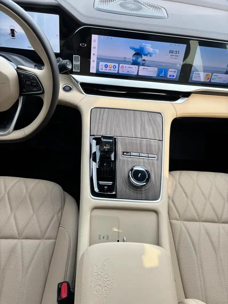 Geely Xingyue L 2025 2.0TD High-Power Automatic Four-Wheel Drive Oriental Moon Edition — миниатюра 7
