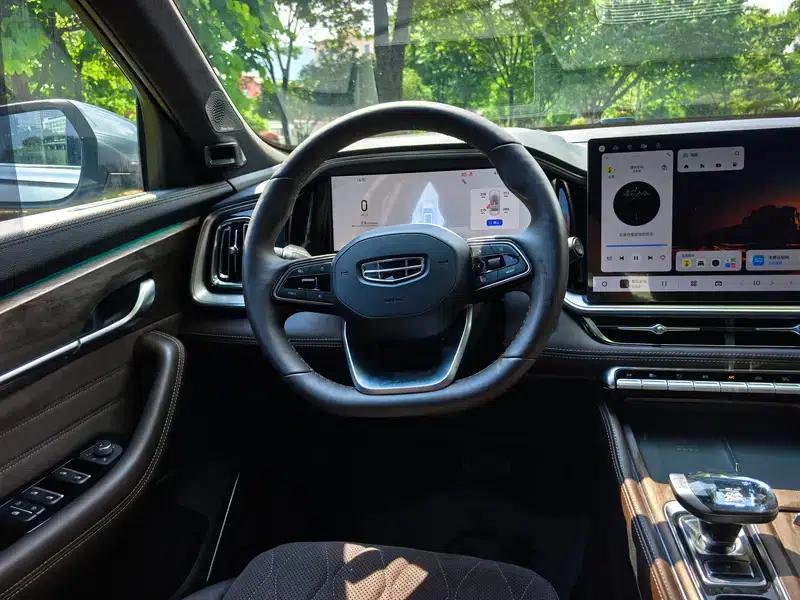Geely Xingyue L 2026 2.0TD High-Power Automatic Four-Wheel Drive Oriental Moon Edition — миниатюра 17