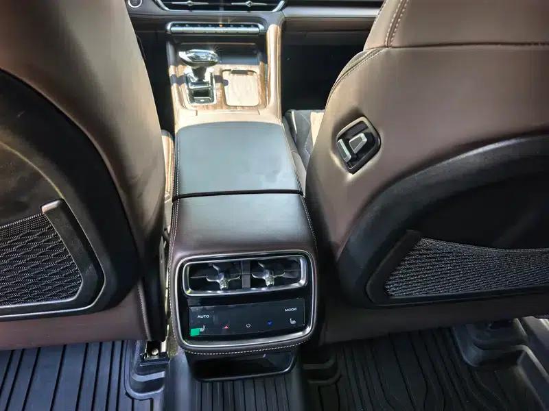 Geely Xingyue L 2026 2.0TD High-Power Automatic Four-Wheel Drive Oriental Moon Edition — миниатюра 18