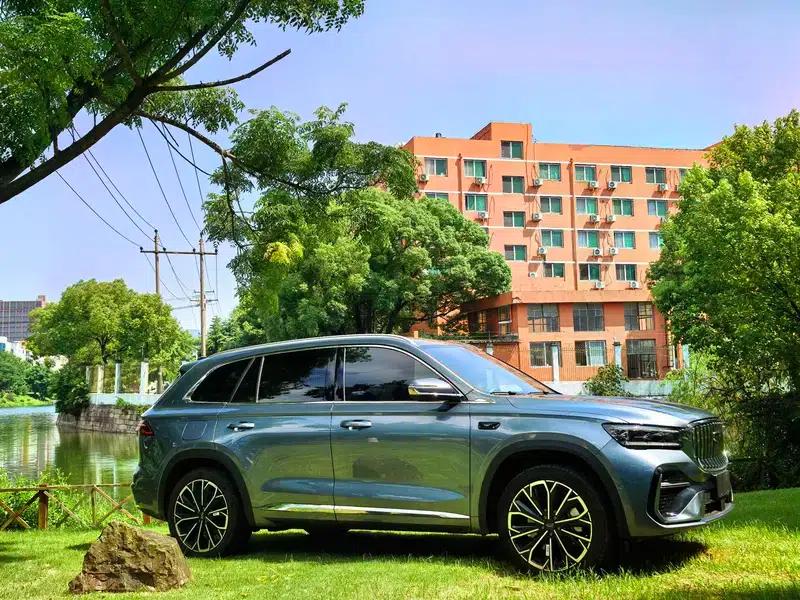 Geely Xingyue L 2026 2.0TD High-Power Automatic Four-Wheel Drive Oriental Moon Edition — миниатюра 3