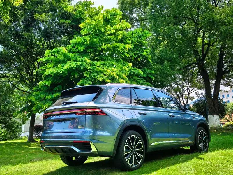 Geely Xingyue L 2026 2.0TD High-Power Automatic Four-Wheel Drive Oriental Moon Edition — миниатюра 7