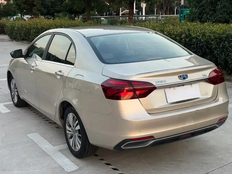 Geely Emgrand 2018 1.5L Manual Fashion Edition — миниатюра 4