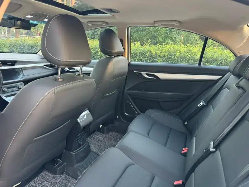 Geely Emgrand 2018 1.5L Manual Fashion Edition — миниатюра 9