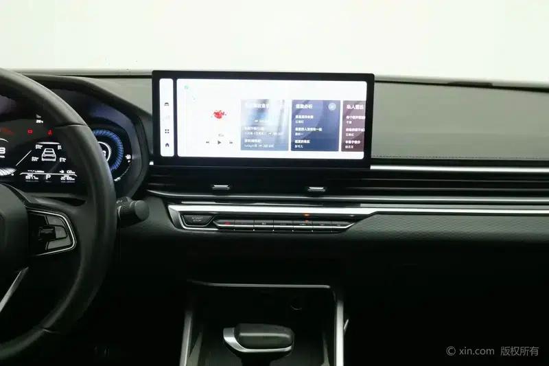 Geely Emgrand 2023 4th Generation Champion Edition 1.5L CVT Premium — миниатюра 13