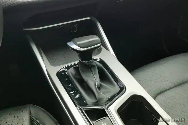 Geely Emgrand 2023 4th Generation Champion Edition 1.5L CVT Premium — миниатюра 15
