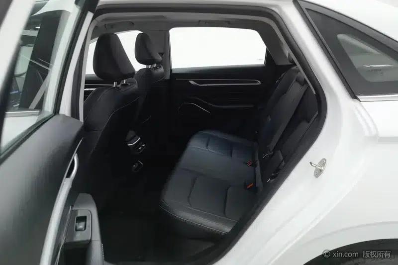 Geely Emgrand 2023 4th Generation Champion Edition 1.5L CVT Premium — миниатюра 19