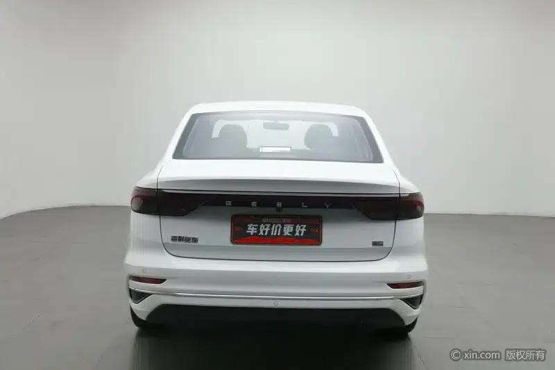 Geely Emgrand 2023 4th Generation Champion Edition 1.5L CVT Premium — миниатюра 3