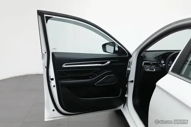 Geely Emgrand 2023 4th Generation Champion Edition 1.5L CVT Premium — миниатюра 21