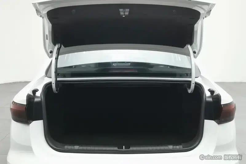 Geely Emgrand 2023 4th Generation Champion Edition 1.5L CVT Premium — миниатюра 23