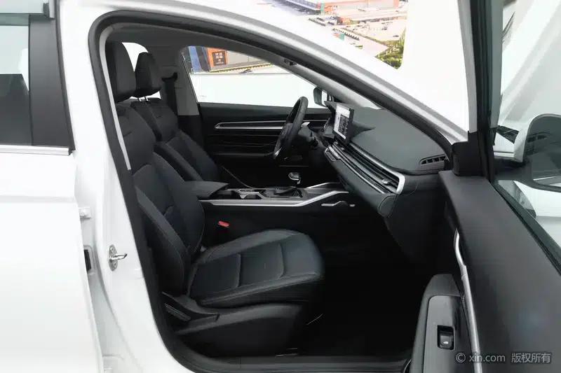 Geely Emgrand 2023 4th Generation Champion Edition 1.5L CVT Premium — миниатюра 24