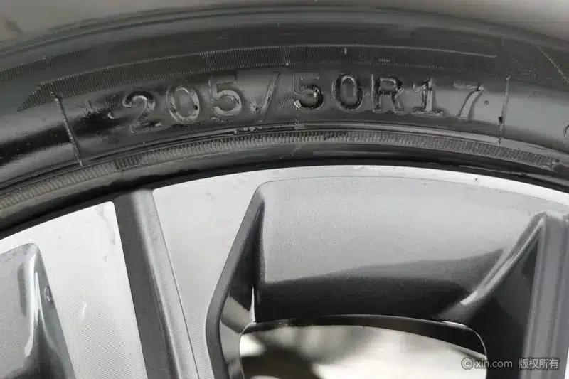 Geely Emgrand 2023 4th Generation Champion Edition 1.5L CVT Premium — миниатюра 8
