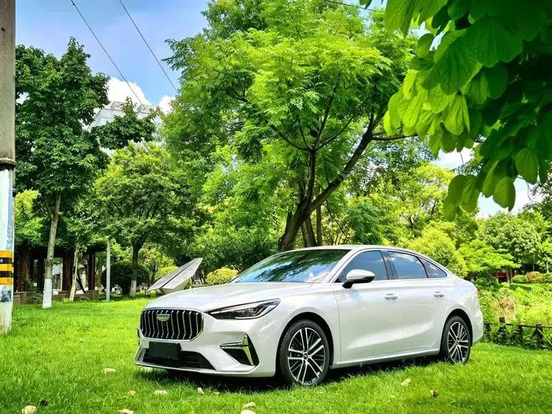 Geely Emgrand 2026 5th Generation 1.5T DCT Flagship Edition — миниатюра 1