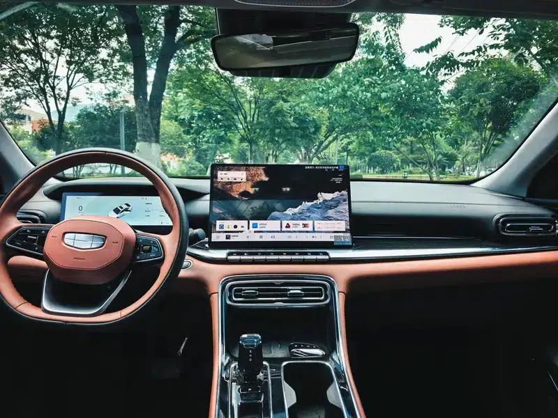 Geely Emgrand 2026 5th Generation 1.5T DCT Flagship Edition — миниатюра 11