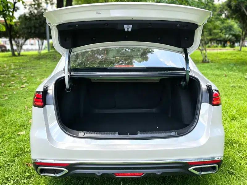 Geely Emgrand 2026 5th Generation 1.5T DCT Flagship Edition — миниатюра 16
