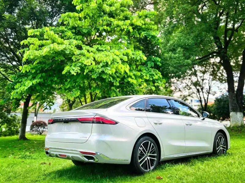 Geely Emgrand 2026 5th Generation 1.5T DCT Flagship Edition — миниатюра 7