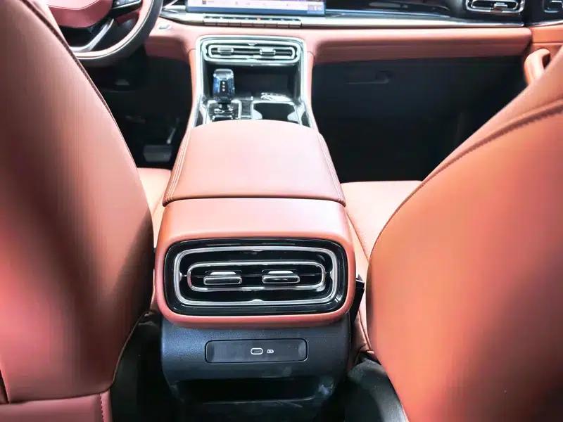 Geely Emgrand 2026 5th Generation 1.5T DCT Flagship Edition — миниатюра 8