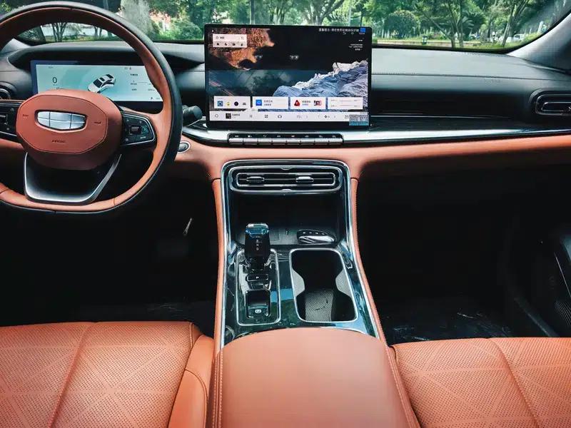 Geely Emgrand 2026 5th Generation 1.5T DCT Flagship Edition — миниатюра 9