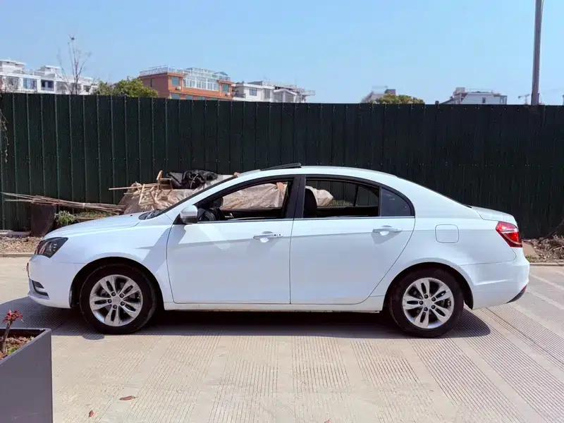 Geely Emgrand 2016 Sedan 1.5L CVT Upward Edition — миниатюра 4