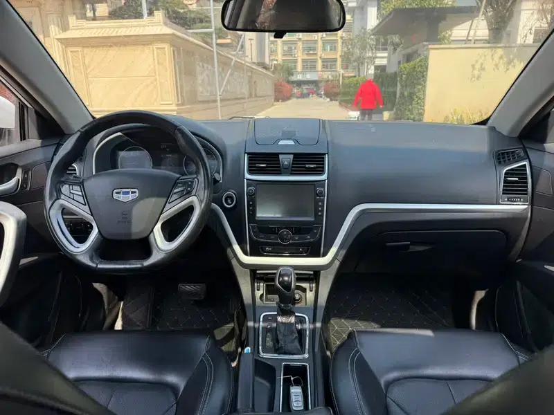 Geely Emgrand 2016 Sedan 1.5L CVT Upward Edition — миниатюра 8