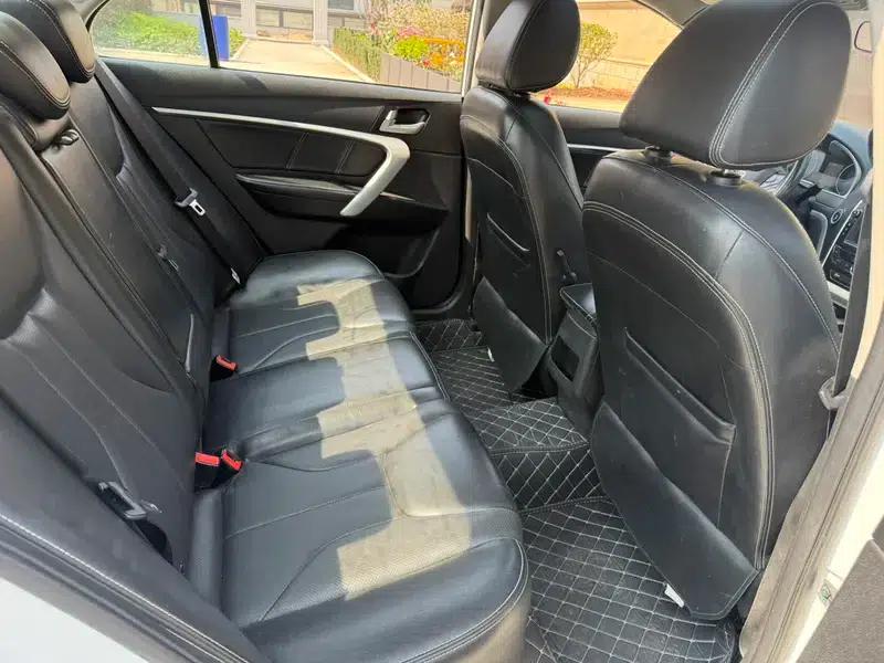 Geely Emgrand 2016 Sedan 1.5L CVT Upward Edition — миниатюра 10