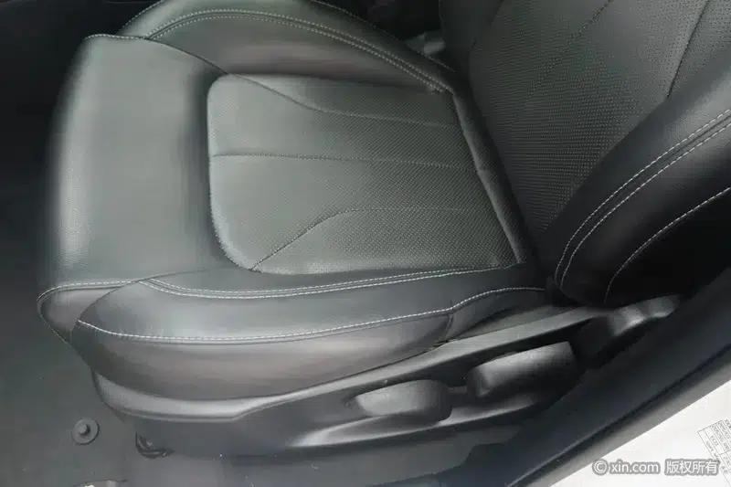 Geely Emgrand 2017 Sedan Million Edition 1.5L CVT Upward Version — миниатюра 19