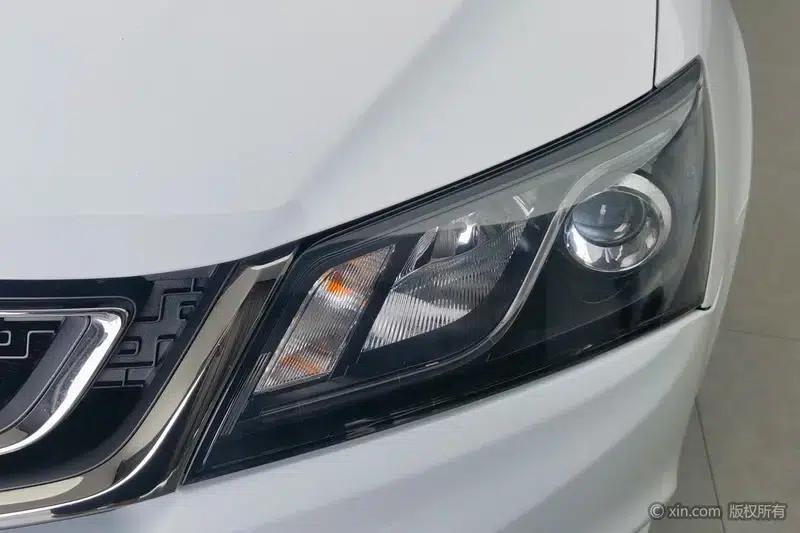 Geely Emgrand 2017 Sedan Million Edition 1.5L CVT Upward Version — миниатюра 7
